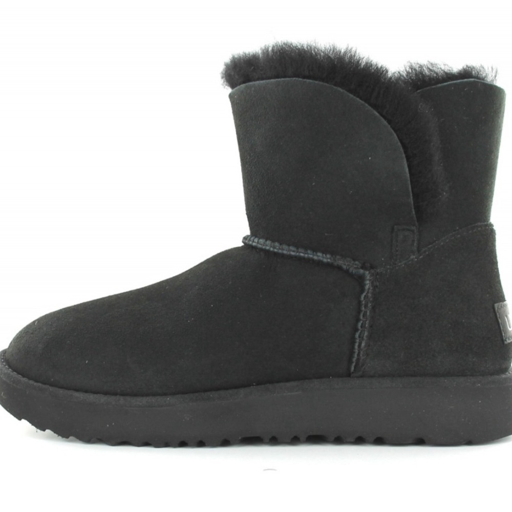 Ugg Mini Cuff boots, color Noir, size 9